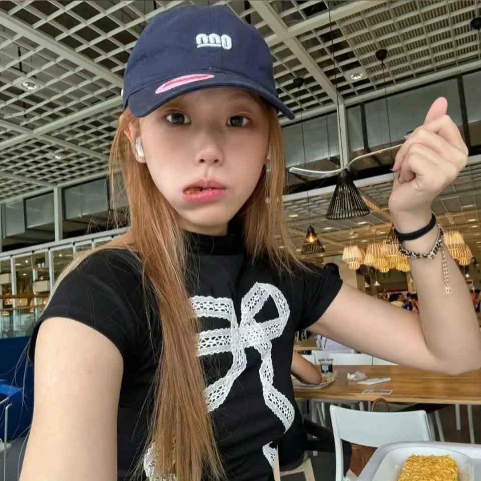 碧海红波